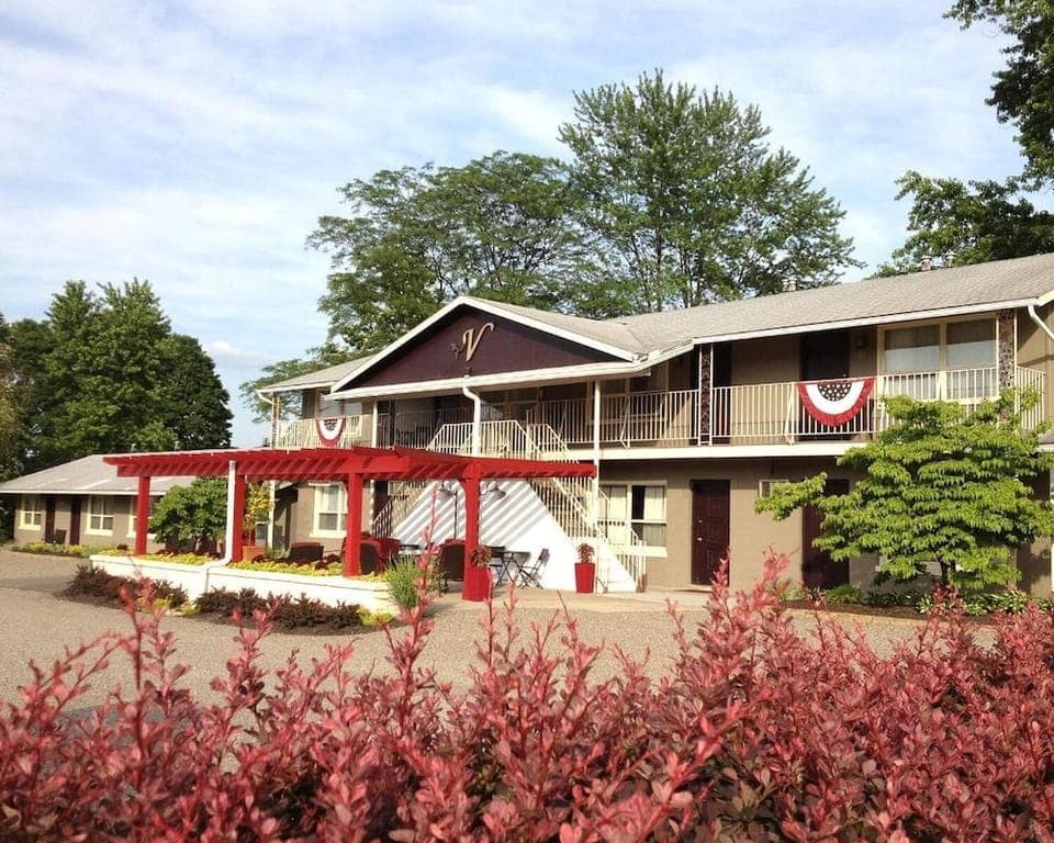 Vinehurst Inn & Suites Hotel in Finger Lakes