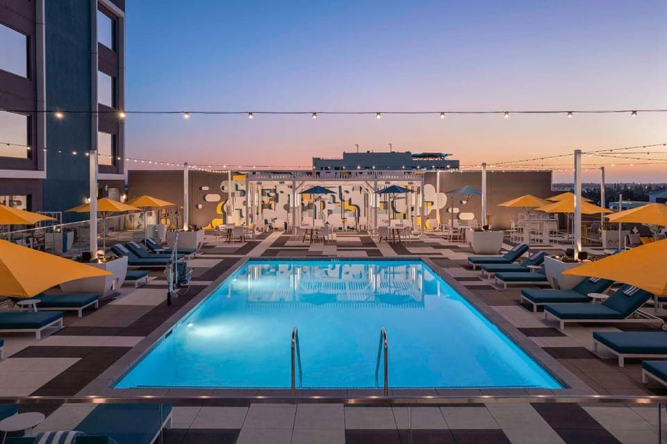 Swimming pool