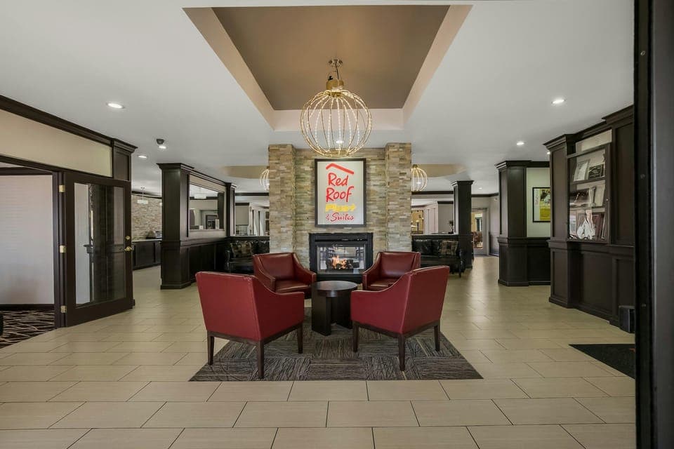 Red Roof PLUS+ & Suites Knoxville West-Cedar Bluff Hotel in Cedar Bluff
