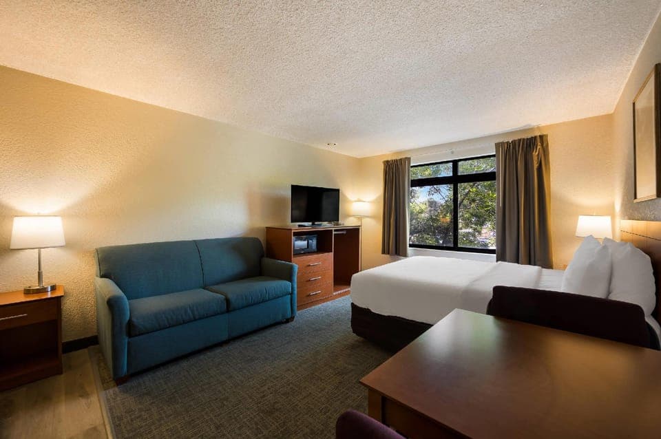 Suite room
