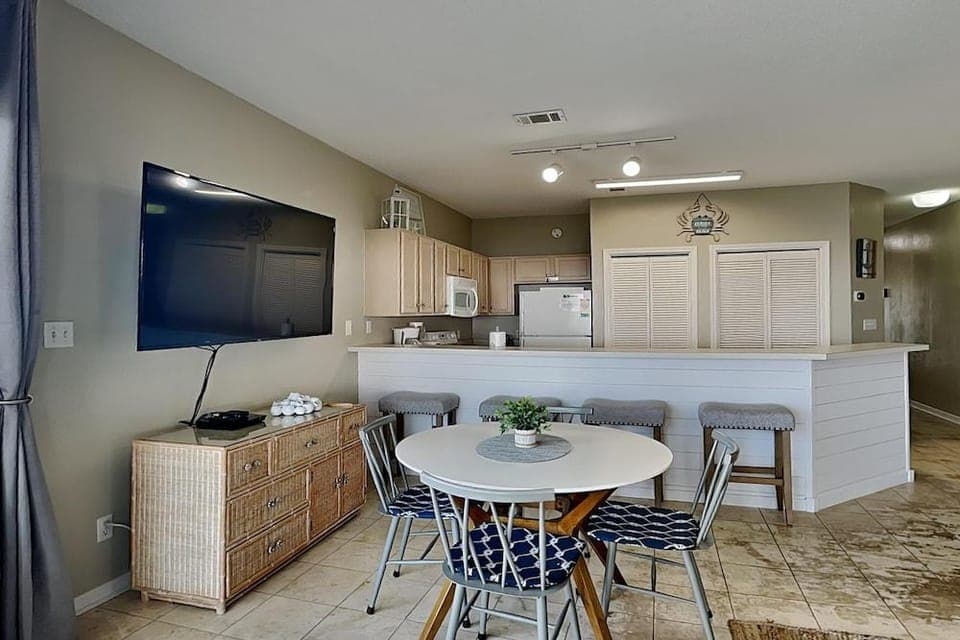 Sandpiper Cove by Southern Vacation Rentals Hotel in Destin