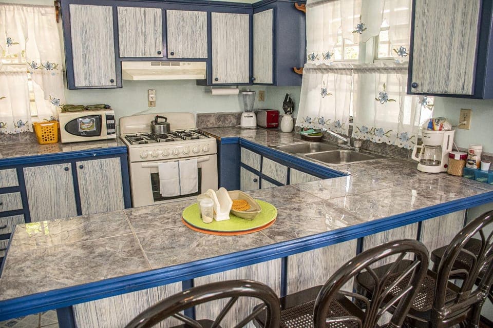 Easy Living Apartments Hotel in Placencia