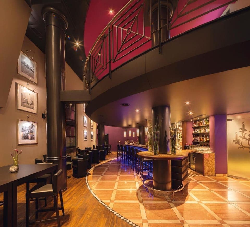 Bar/lounge