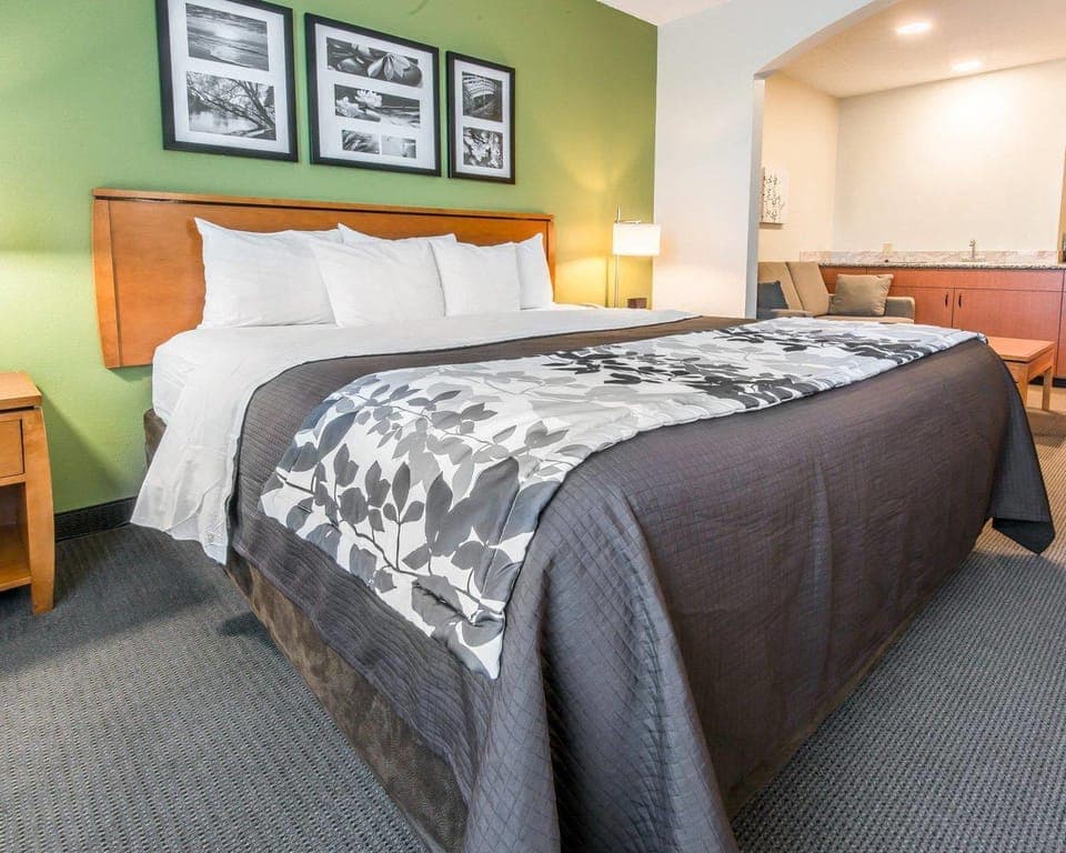 Suite room