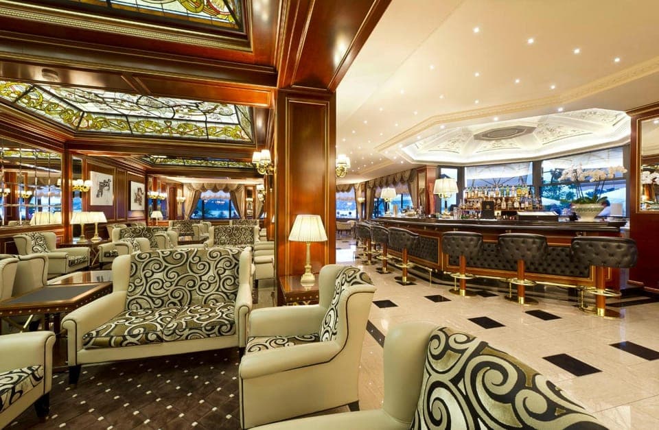Bar/lounge