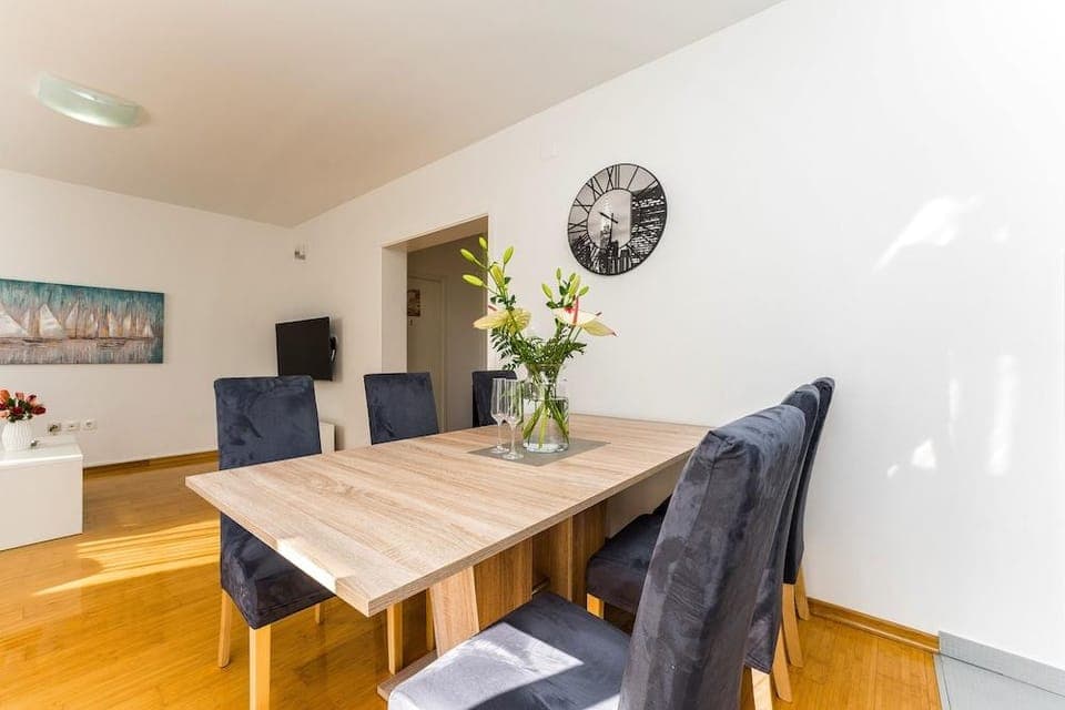 Summer Breeze Apartments Hotel in Novalja