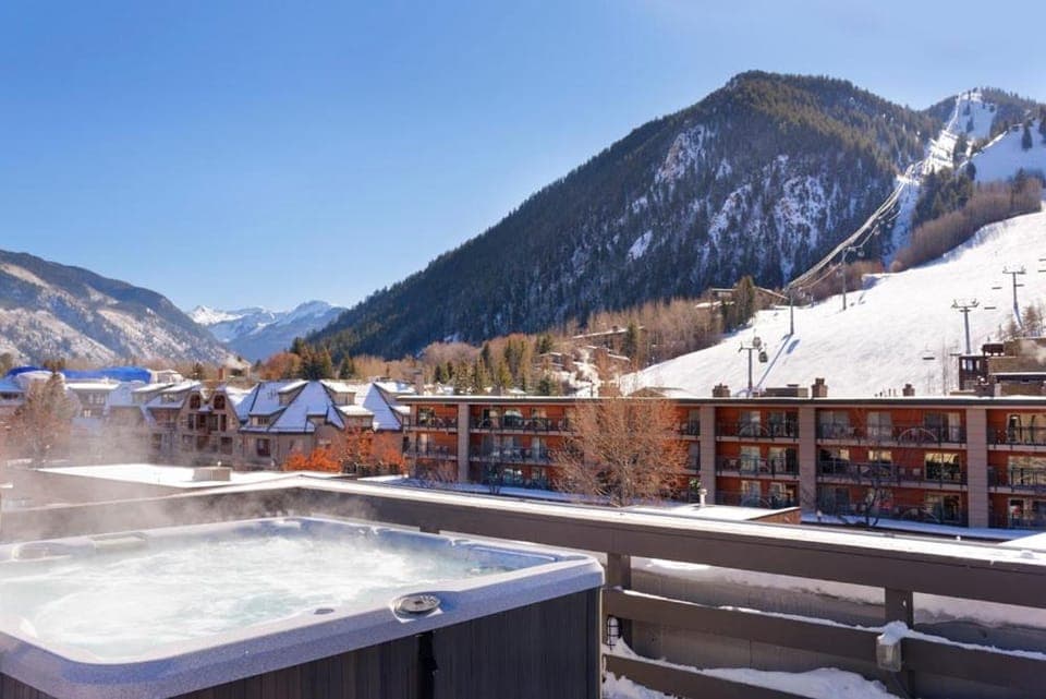Hot tub