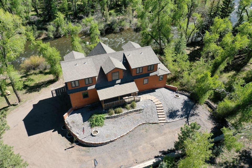 Four Seasons Lodge Lodge in South Fork