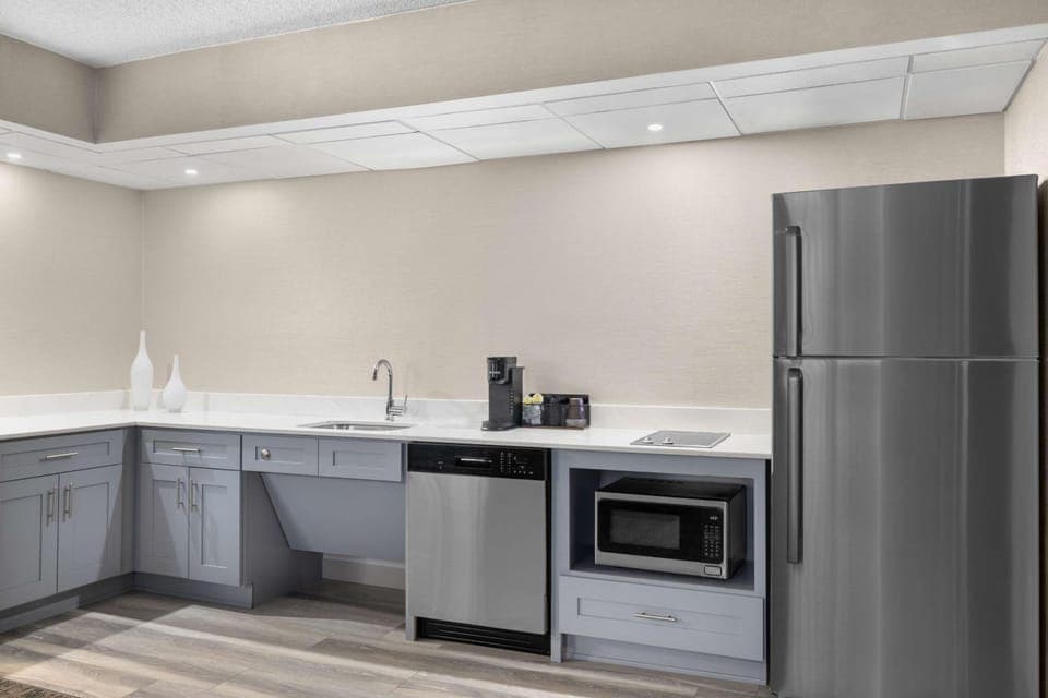 Homewood Suites by Hilton Downers Grove Chicago Hotel in Downers Grove