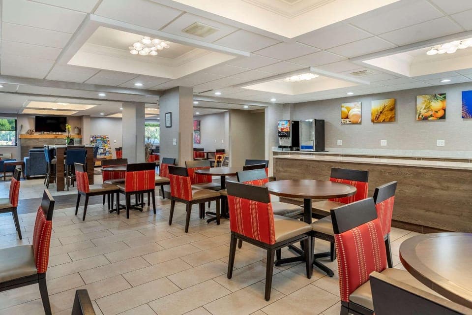 Comfort Inn Near Greenfield Village Hotel in Dearborn Heights