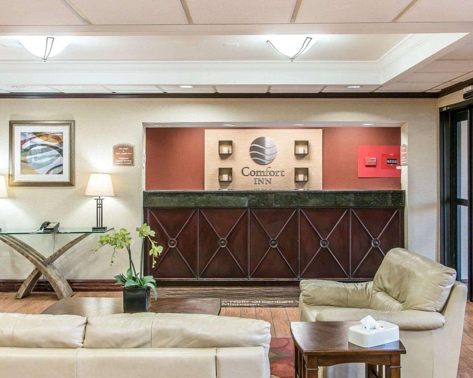 Comfort Inn Near Greenfield Village Hotel in Dearborn Heights