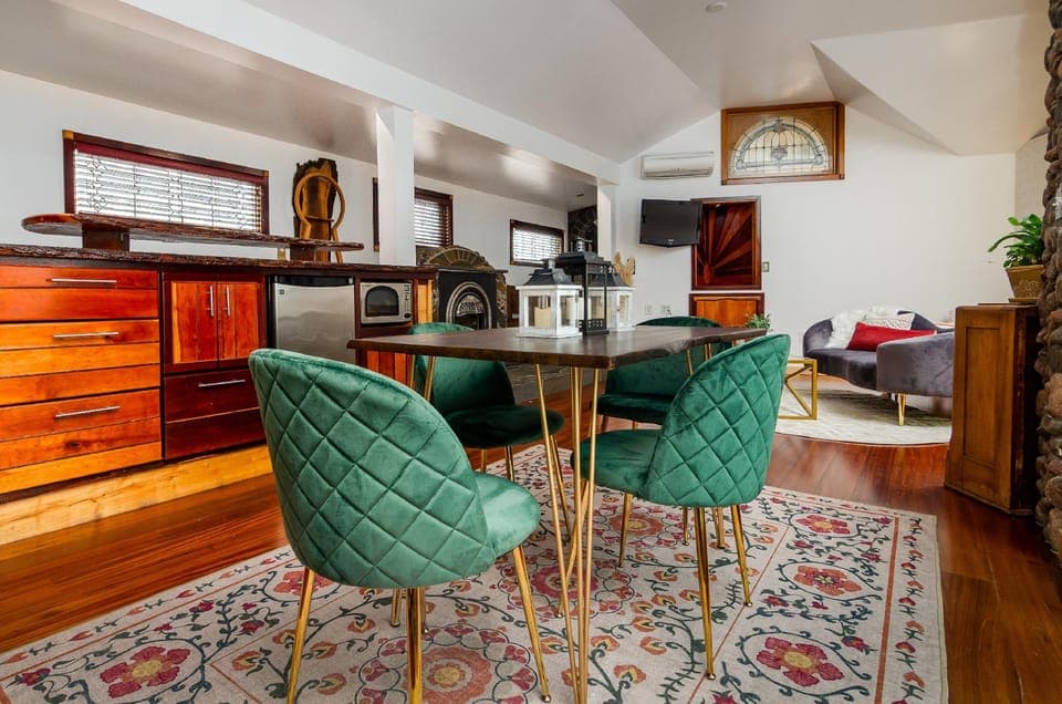 New Park Event Venue & Suites Hotel in Cayuga Lake