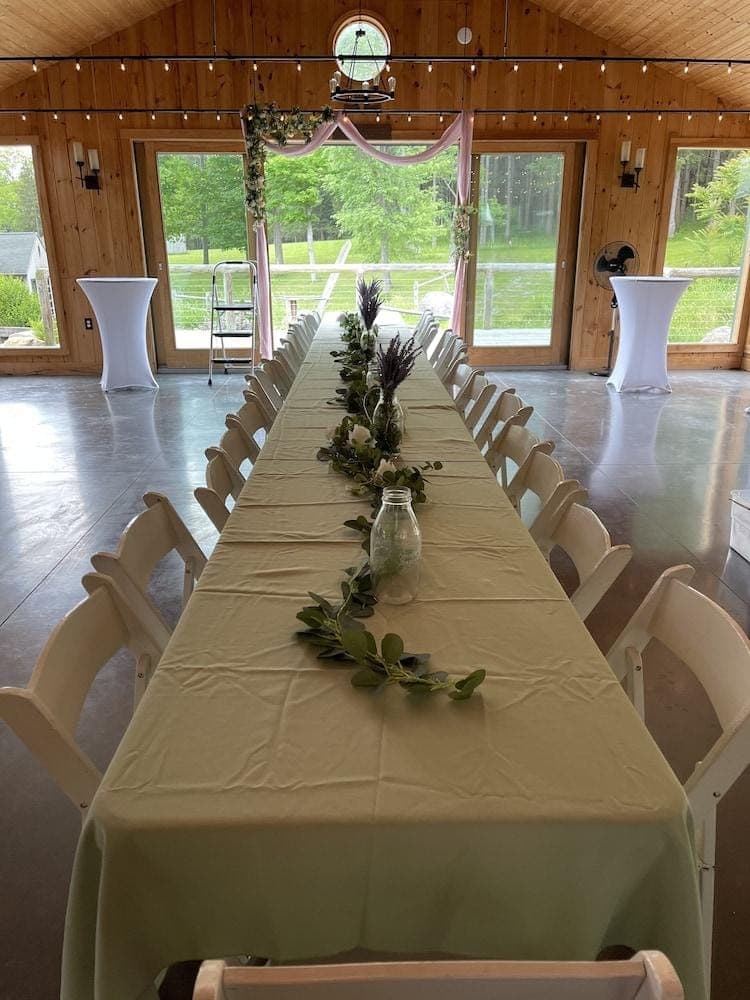 New Park Event Venue & Suites Hotel in Cayuga Lake