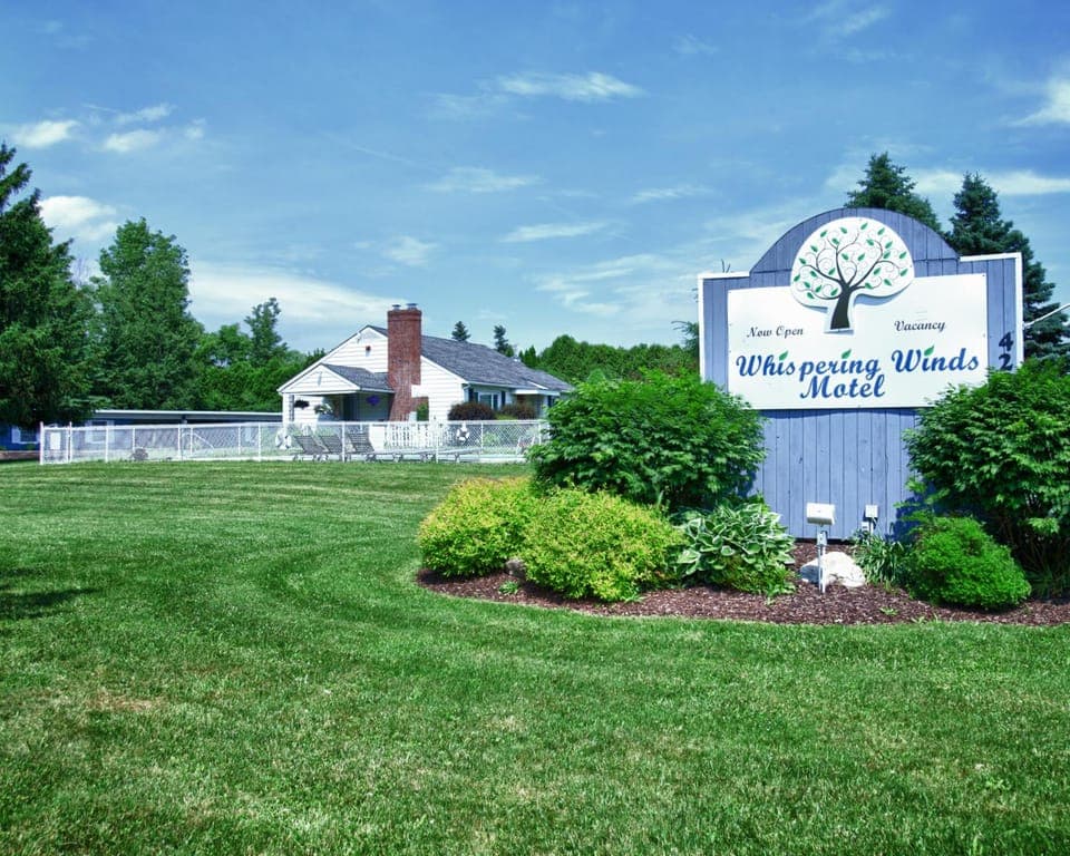 Whispering Winds Motel Inn in Finger Lakes