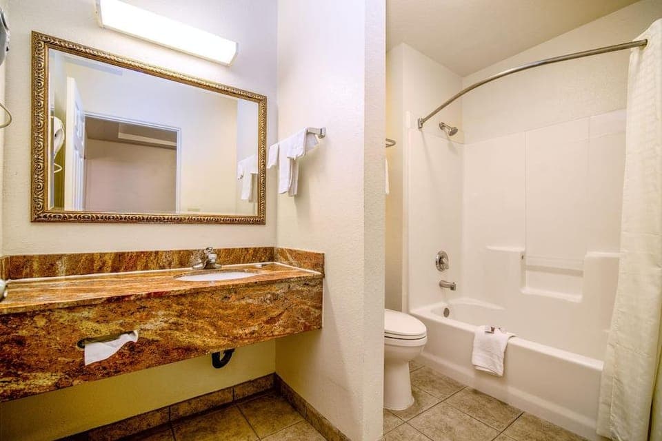 Regency Inn & Suites Hotel in Downey