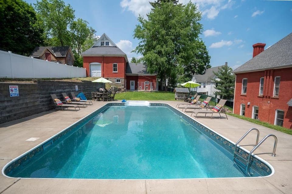 Hatch House Bed & Breakfast Hotel in Pennsylvania