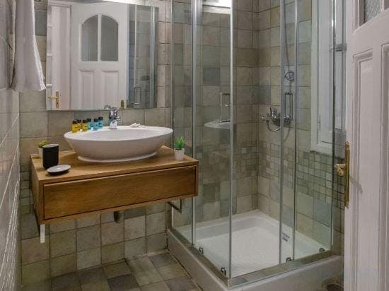 Neoclassical Apartment Close to Syntagma-Plaka by Ghh Hotel in Plaka