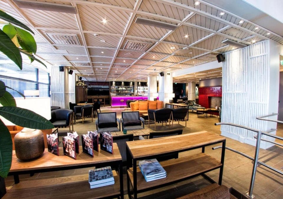 Bar/lounge
