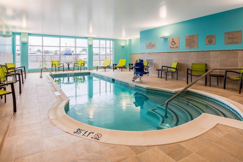 Swimming pool