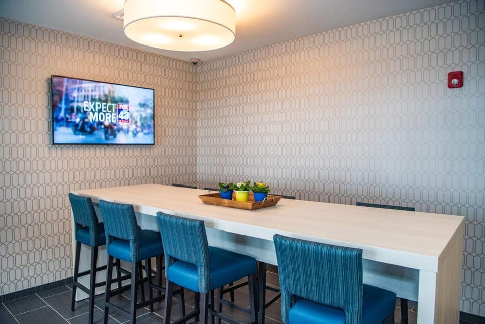 Shared lounge/TV area