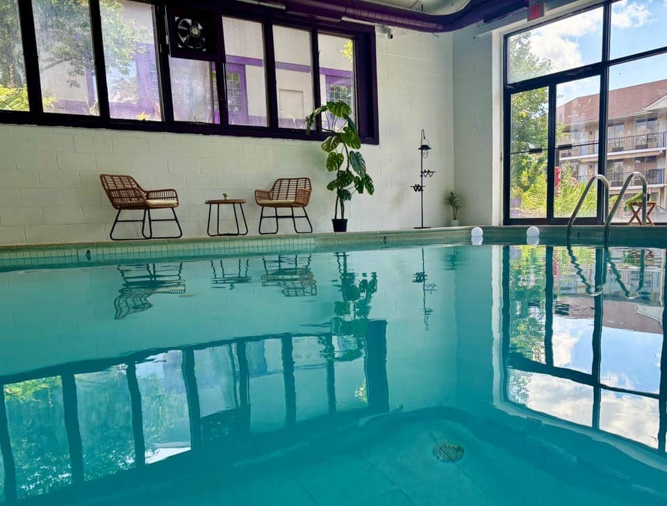 Swimming pool