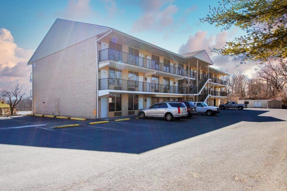 APM Inn and Suites Hotel in Winchester