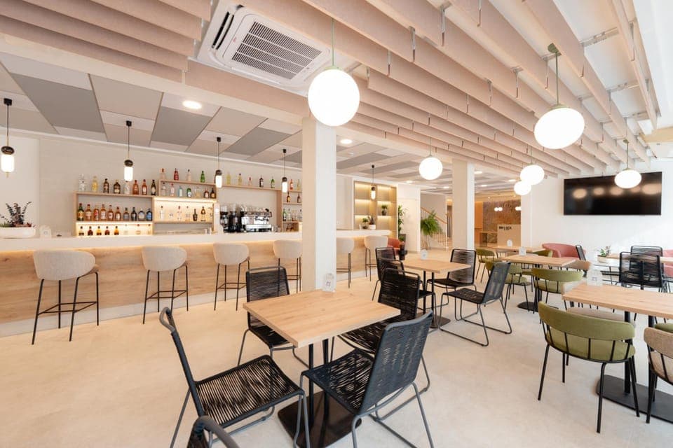 Bar/lounge