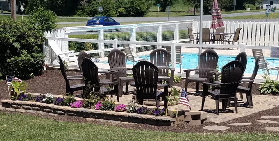 The Hillside Motel Hotel in Shenandoah Valley