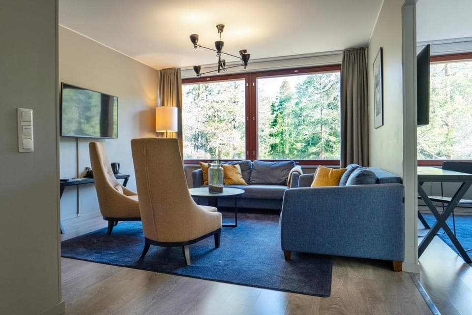 Shared lounge/TV area
