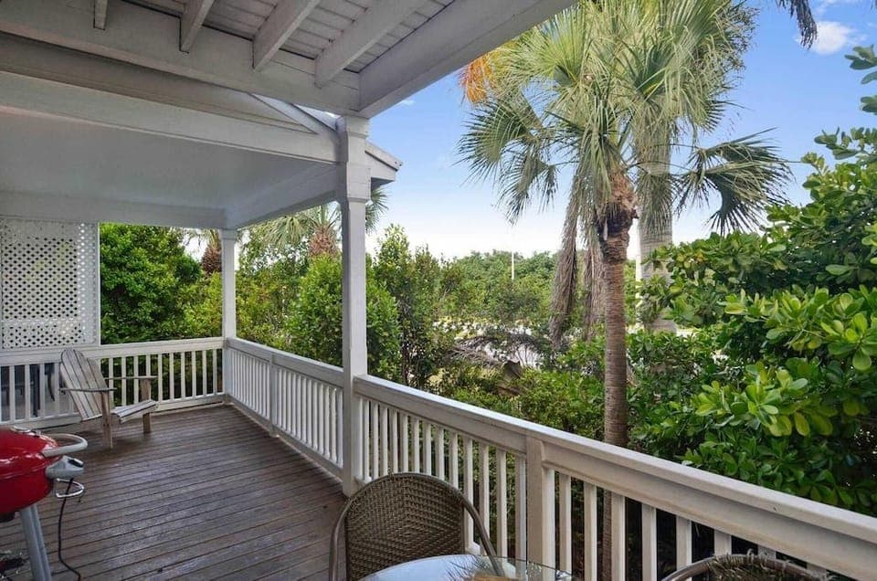 Coral Villa by Avantstay Close 2 DT Key West Shared Pool & Patio! Hotel in Stock Island