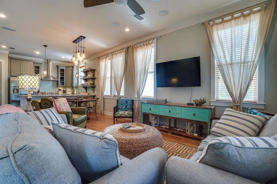 30A Beach House - The Snazzy Crab By Panhandle Getaways Hotel in Rosemary Beach