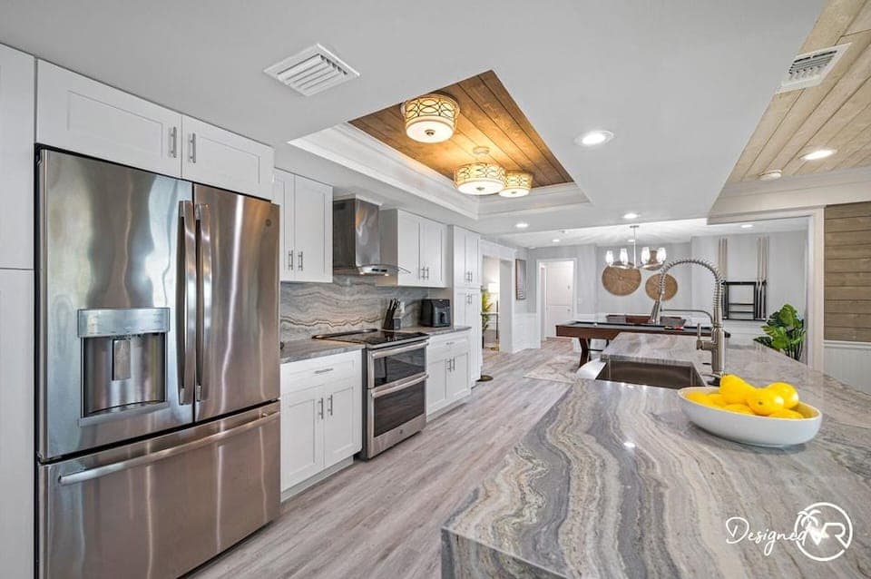 Chic 8BR with Heated Pool & Waterview Hotel in Indian Rocks Beach