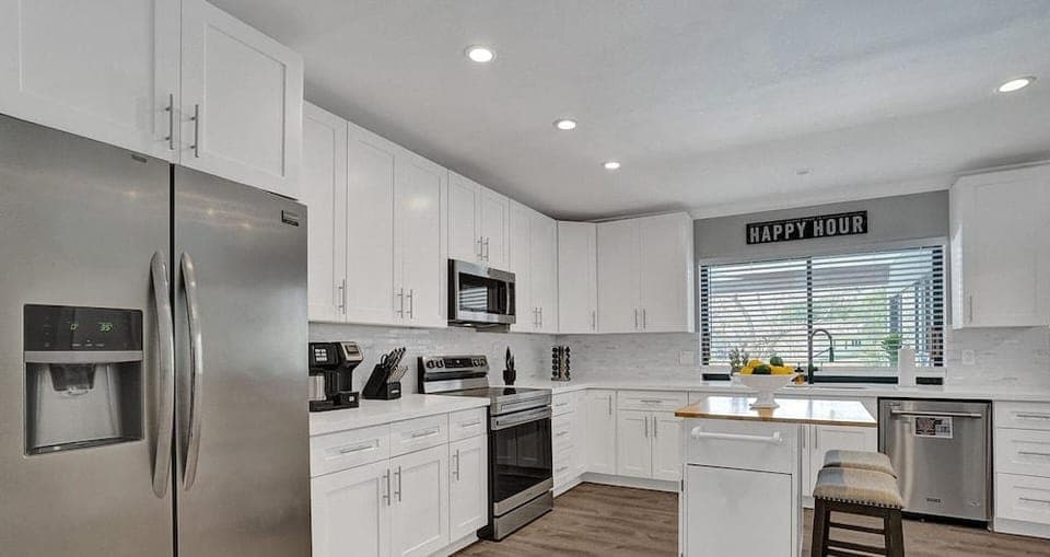 Family vacation 6 Br with Heated Pool Hotel in Plantation