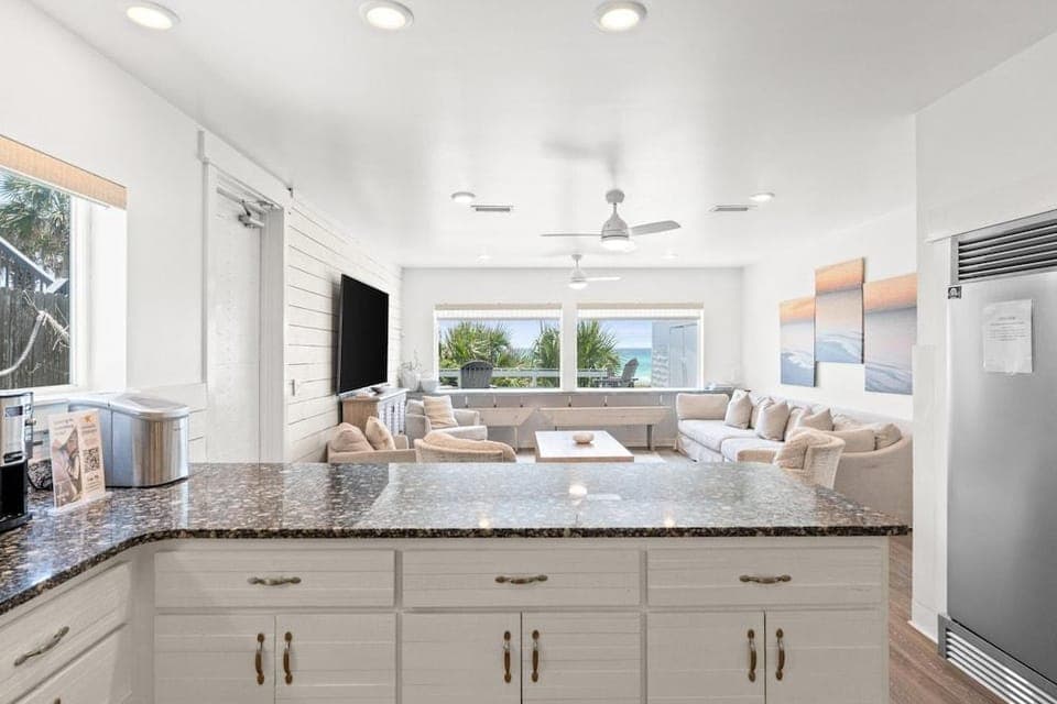 Beach House - Family Tides by PHG Hotel in Laguna Beach