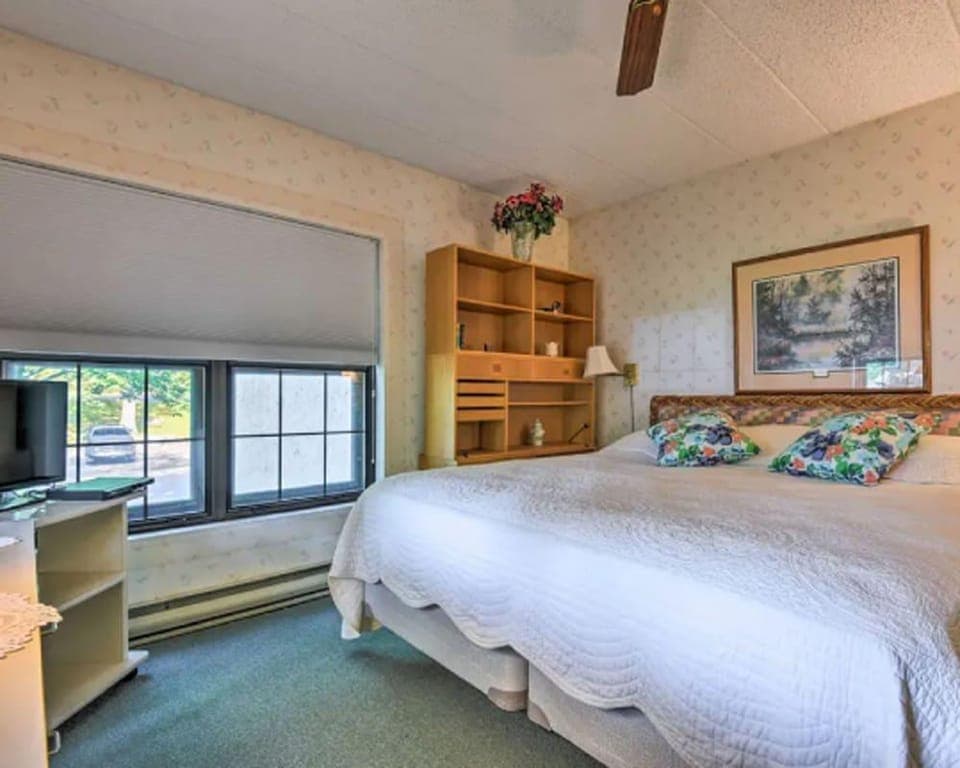 Cozy Pocono Mountain Escape Hotel in Big Boulder Lake