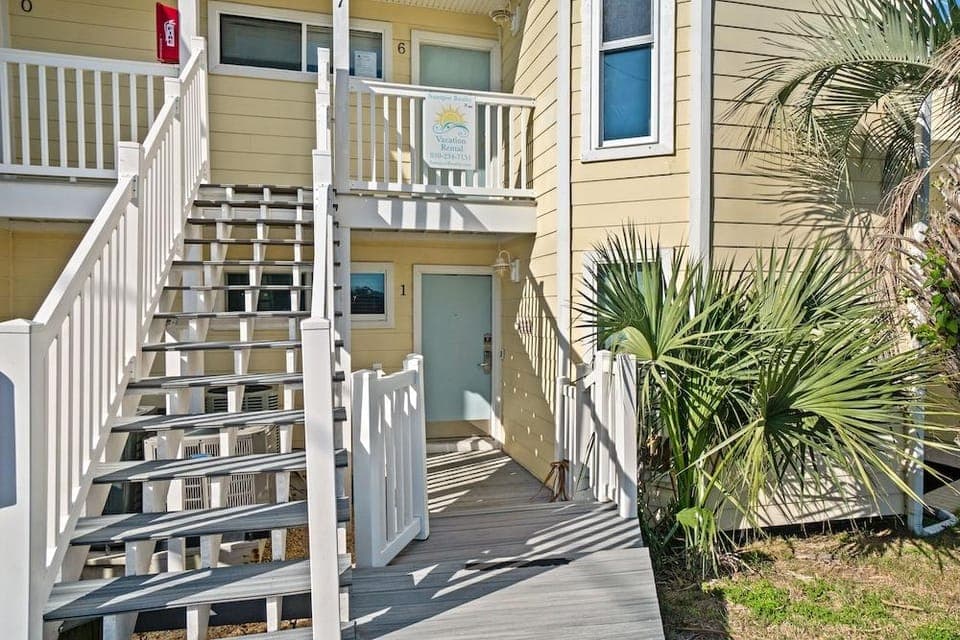 Harbur Arms by Panhandle Getaways Hotel in Laguna Beach