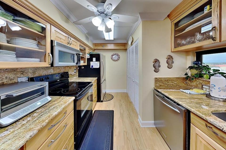 Mainsail by Southern Vacation Rentals Hotel in Miramar Beach