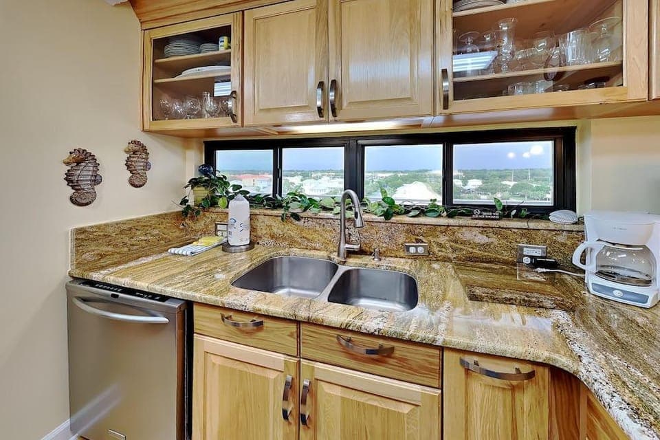 Mainsail by Southern Vacation Rentals Hotel in Miramar Beach