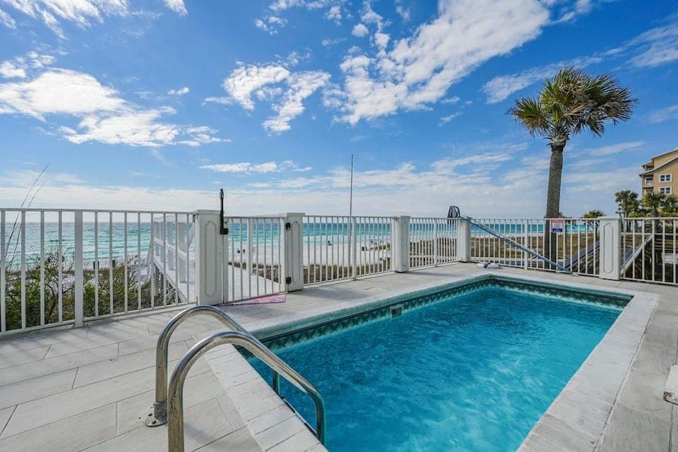 Already There Hotel in Destin