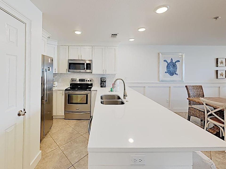 Crystal Dunes by Southern Vacation Rentals Hotel in Destin