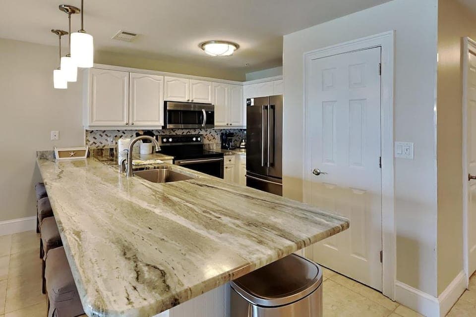 Crystal Dunes by Southern Vacation Rentals Hotel in Destin