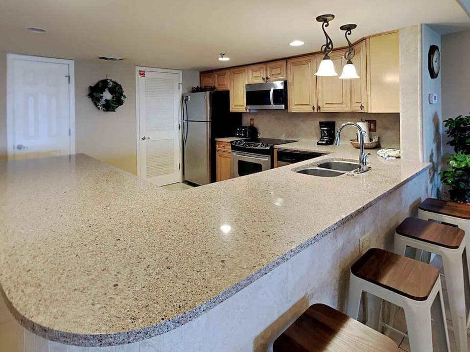Breakers East by Southern Vacation Rentals Hotel in Destin