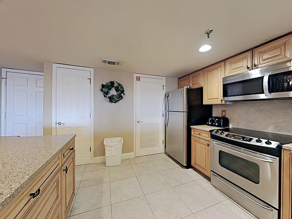 Breakers East by Southern Vacation Rentals Hotel in Destin