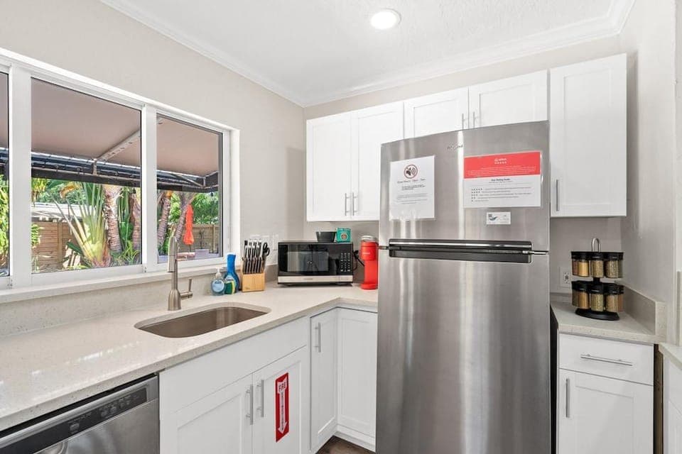 Will's Off Wilton Drive Pool Villa by Opus Hotel in Wilton Manors