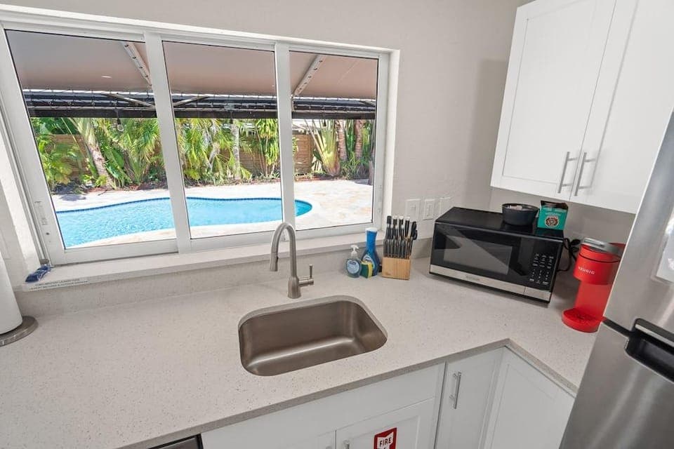 Will's Off Wilton Drive Pool Villa by Opus Hotel in Wilton Manors