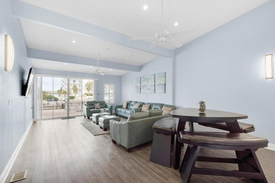Gone Coastal Hotel in Destin