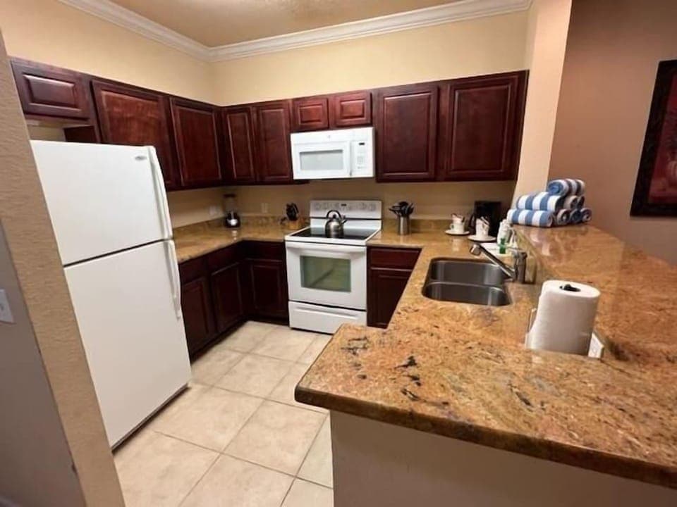 3 Bed 2 Bath Condo In Tuscana Resort 3 Bedroom Condo by RedAwning Hotel in Davenport