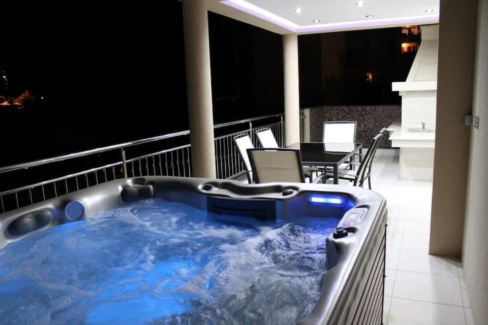 Hot tub