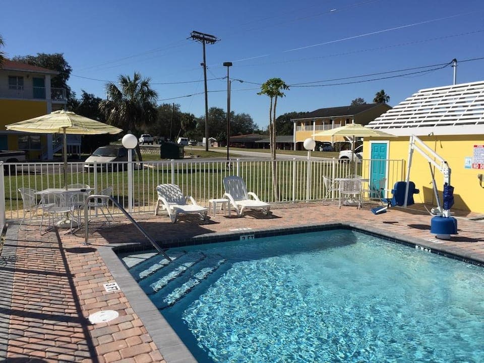 Economy Suites Hotel in Winter Haven