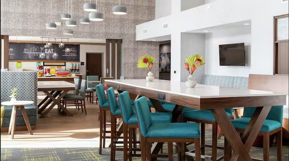 Hampton Inn & Suites by Hilton Louisville East Oxmoor Hotel in Saint Matthews